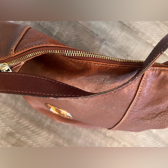 Vintage MICHAEL Michael Kors Brown Pebbled Leather Hobo Bag - Picture 4 of 16